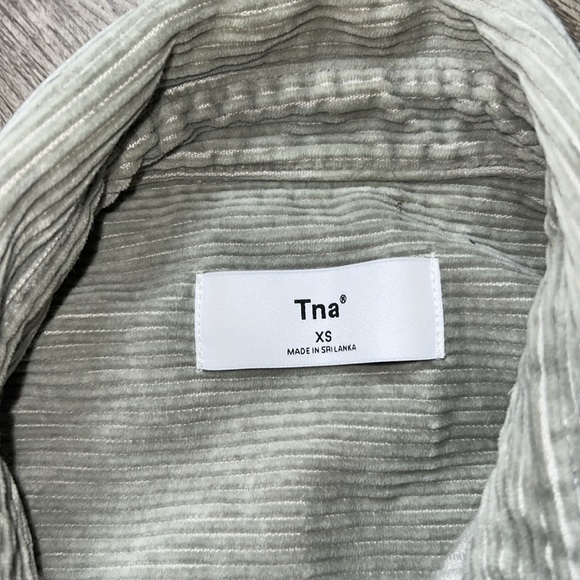 TNA Aritzia Corduroy Union Cropped Button Up Long Sleeve Blouse Dusky Green - Picture 11 of 15